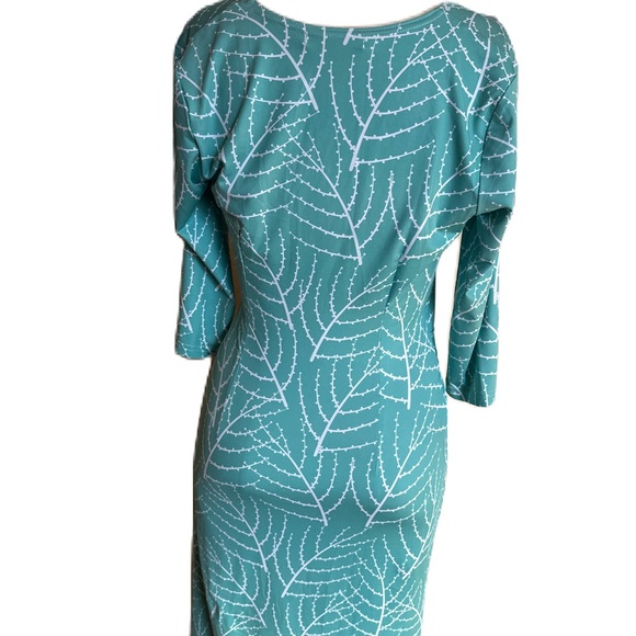 Patty Boutik Sea Mist Green and White Wrap a around Dress. Size Small - Picture 7 of 8